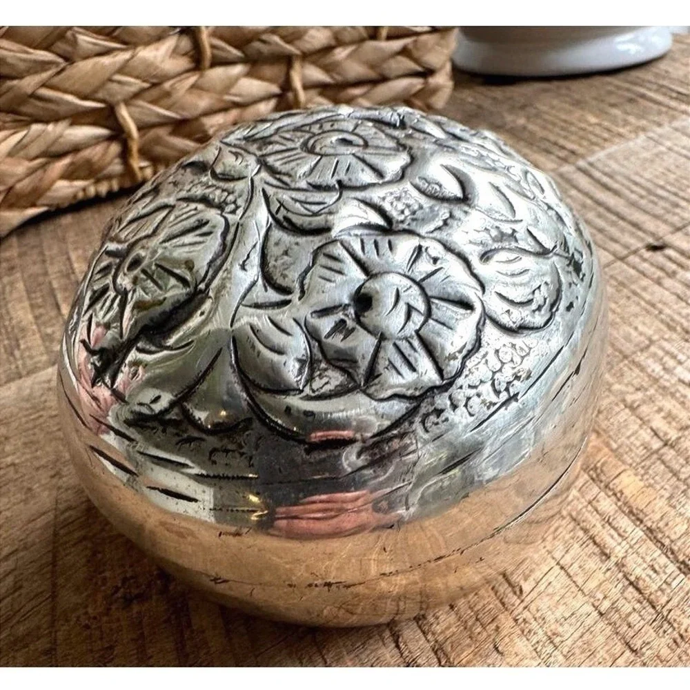 Vintage EPNS Round Silver-Tone Floral Trinket Box Victorian Revival